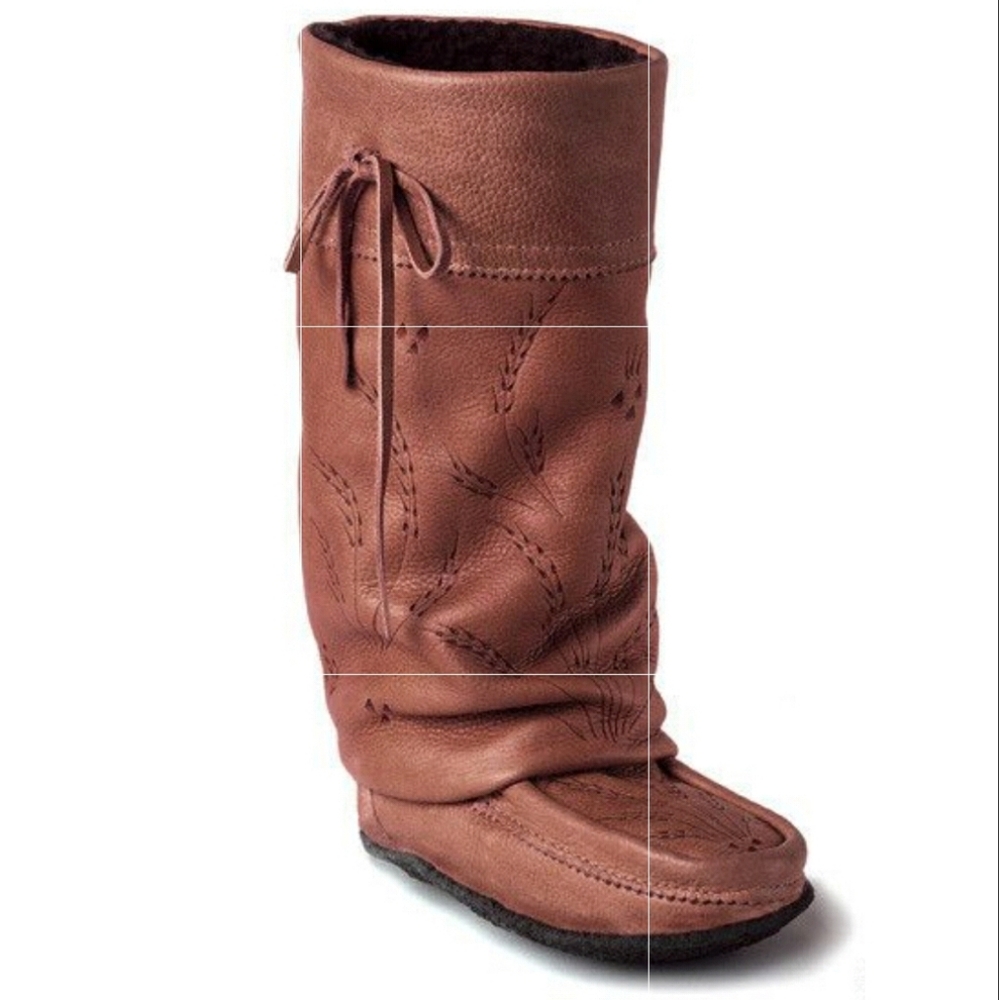 Stylish Tan Leather Women's Moccasins Mukluks